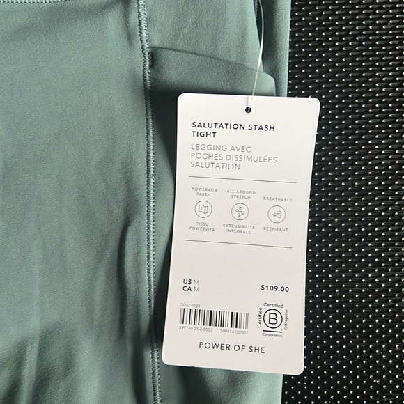 Athleta salutation stash tight - Picture 2 of 5